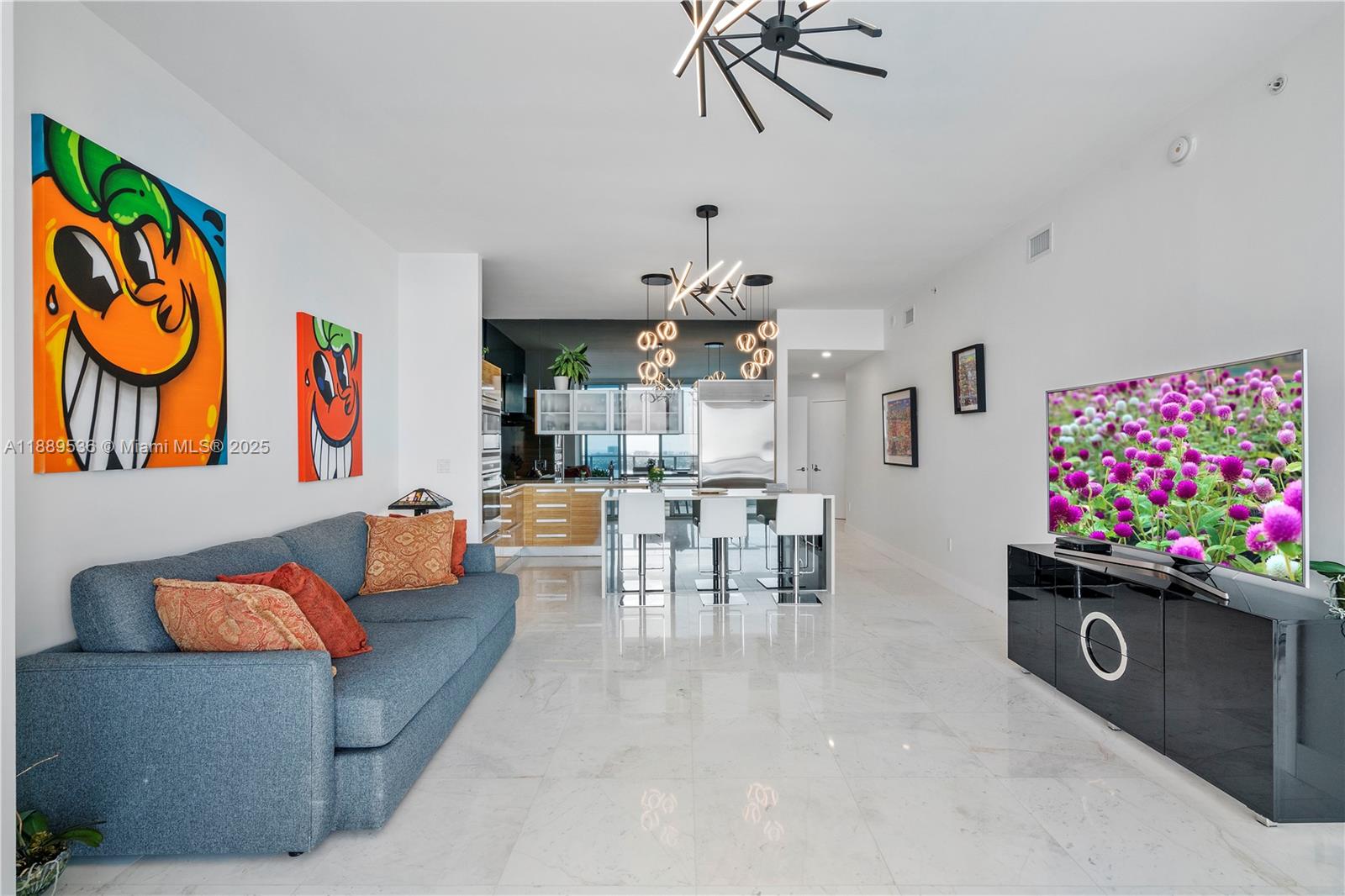 PARAMOUNT BAY CONDO - Residential