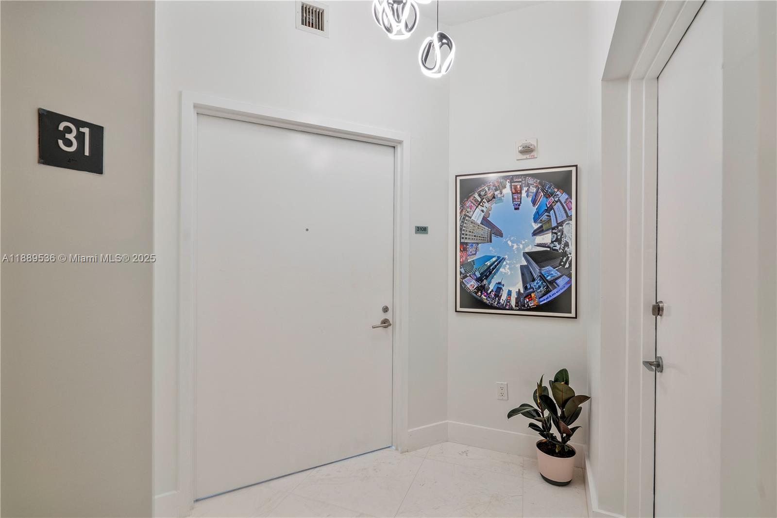 PARAMOUNT BAY CONDO - Residential