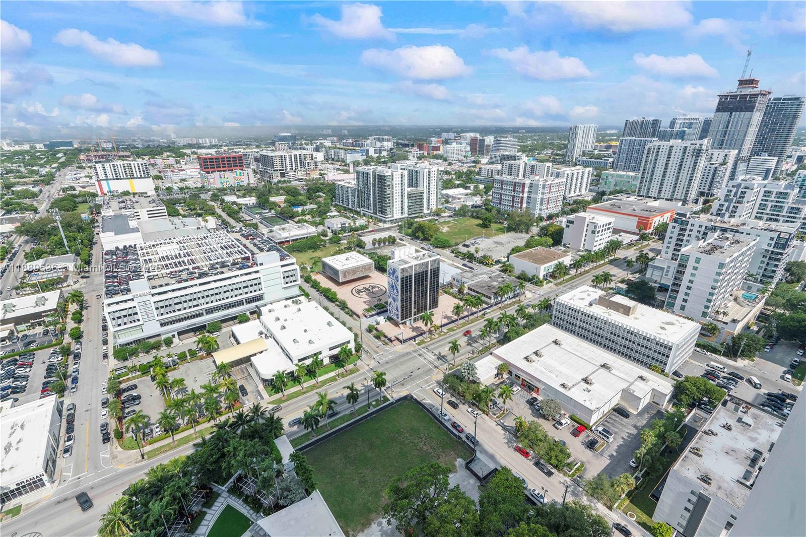 PARAMOUNT BAY CONDO - Residential