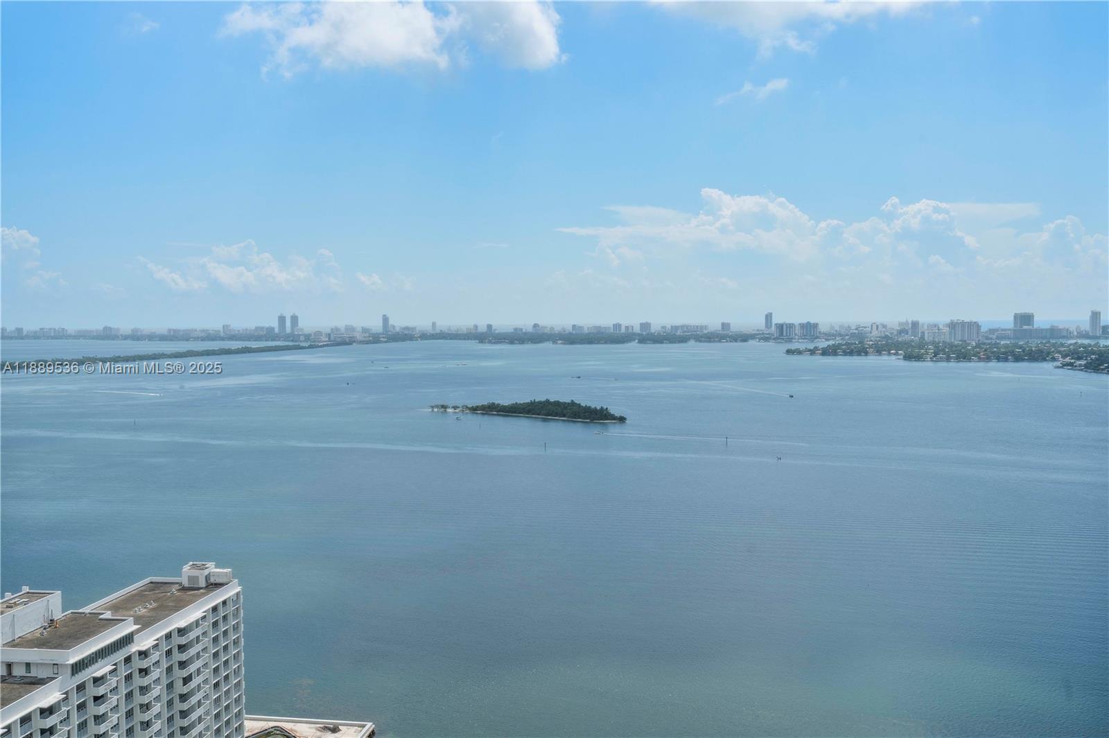 PARAMOUNT BAY CONDO - Residential