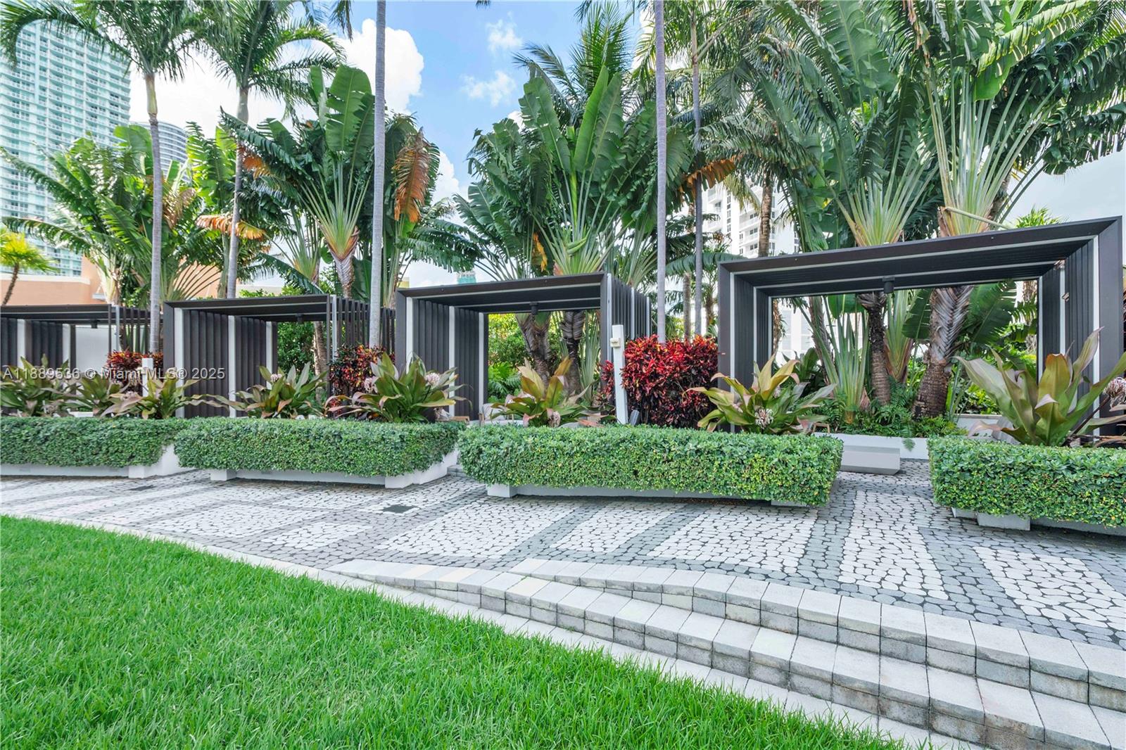 PARAMOUNT BAY CONDO - Residential