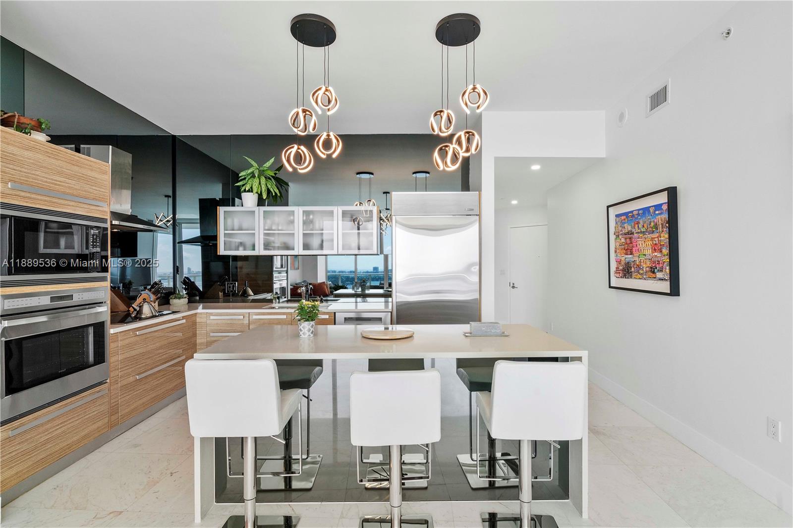 PARAMOUNT BAY CONDO - Residential