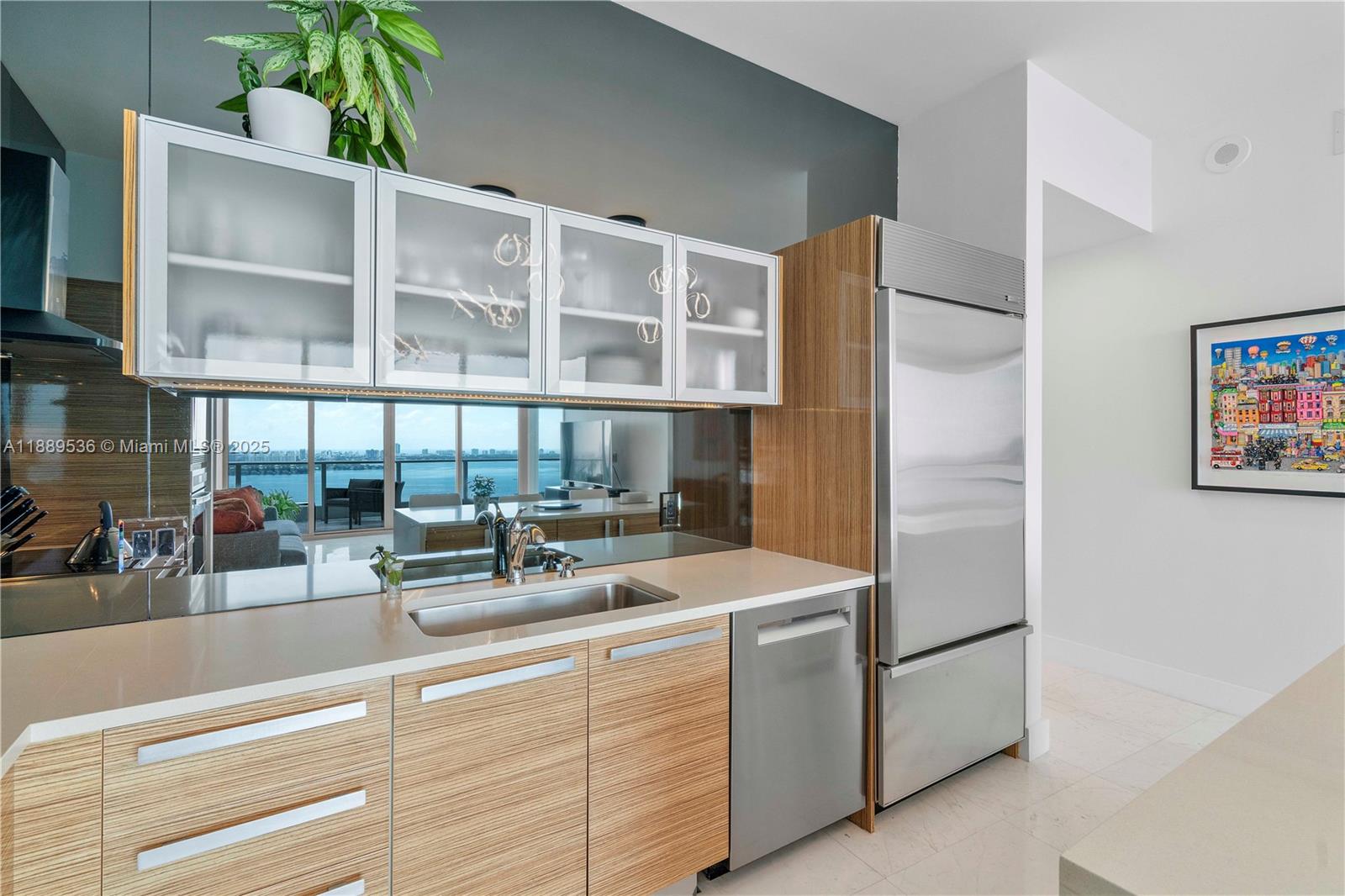 PARAMOUNT BAY CONDO - Residential