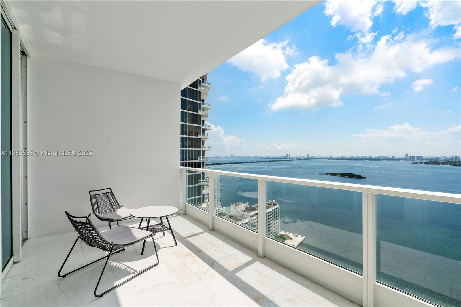 PARAMOUNT BAY CONDO - Residential