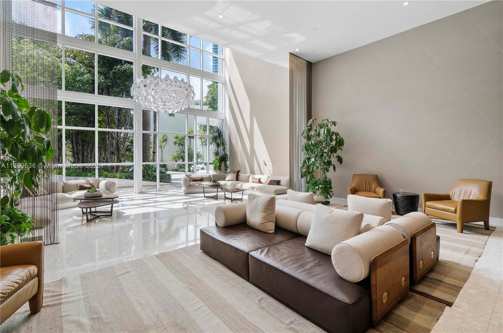 PARAMOUNT BAY CONDO - Residential