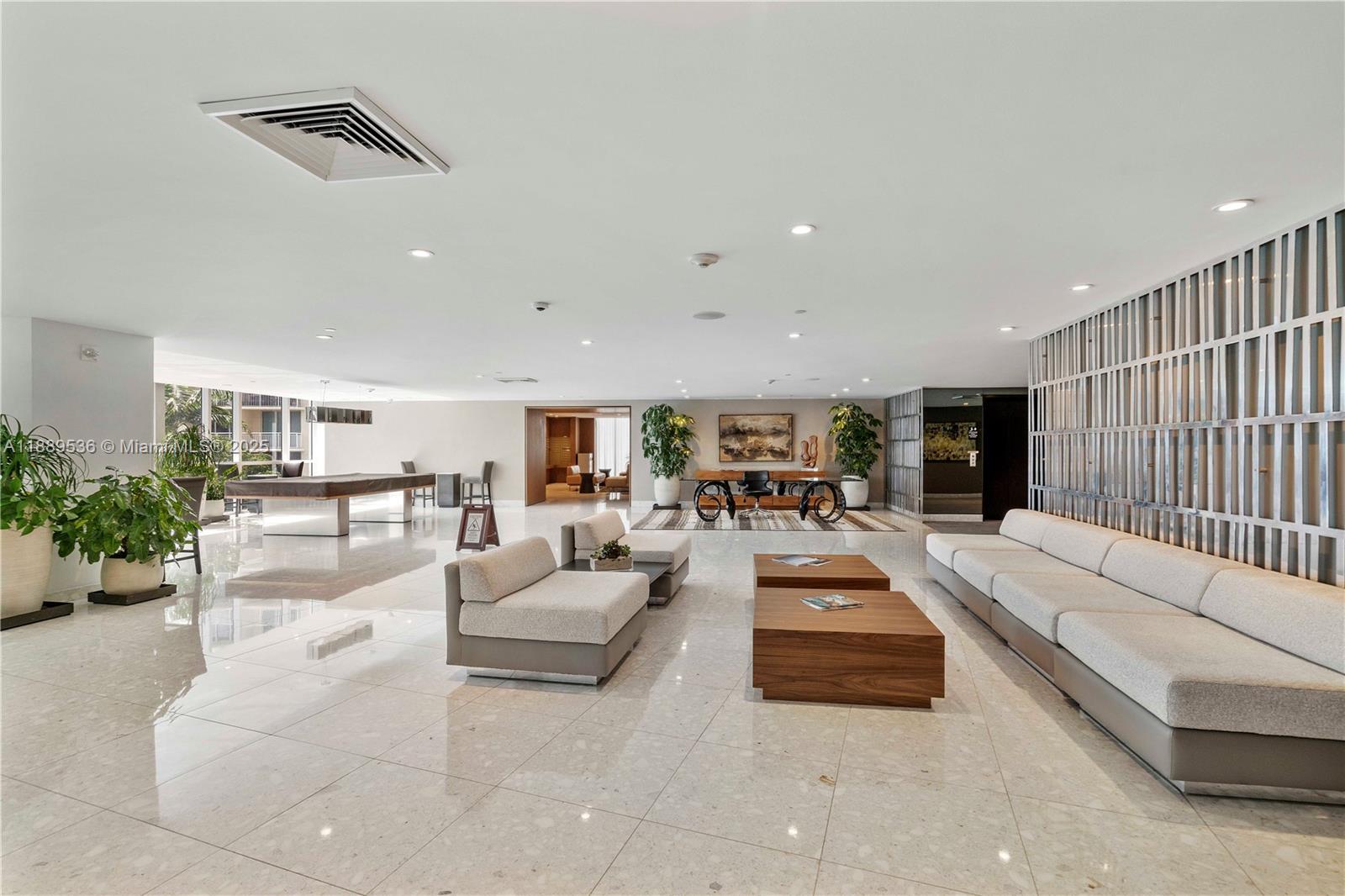 PARAMOUNT BAY CONDO - Residential