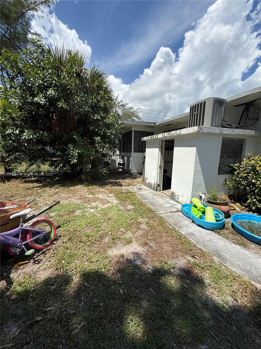SMALLWOOD MANOR - Residential Lease