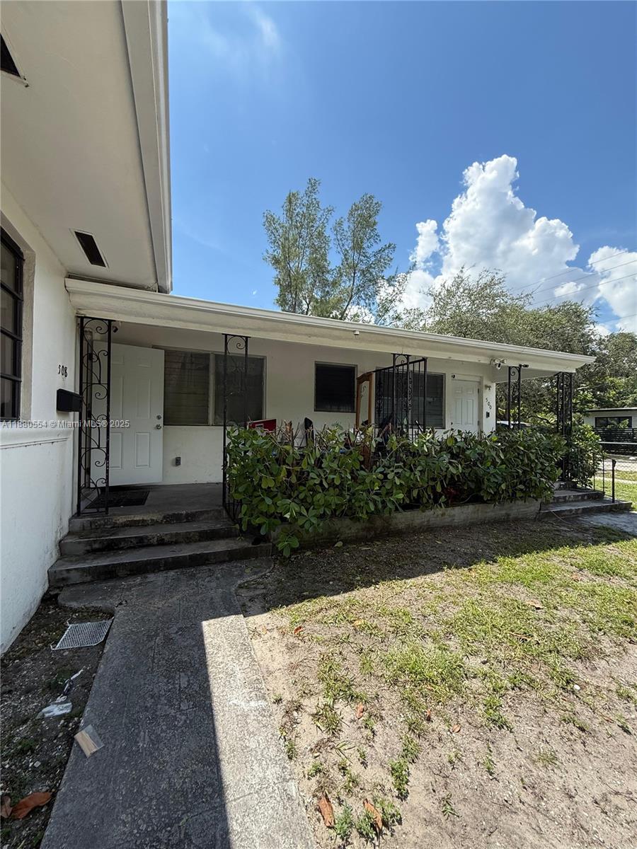 SMALLWOOD MANOR - Residential Lease