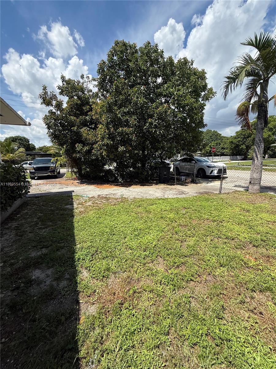 SMALLWOOD MANOR - Residential Lease