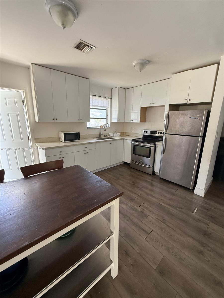 SMALLWOOD MANOR - Residential Lease