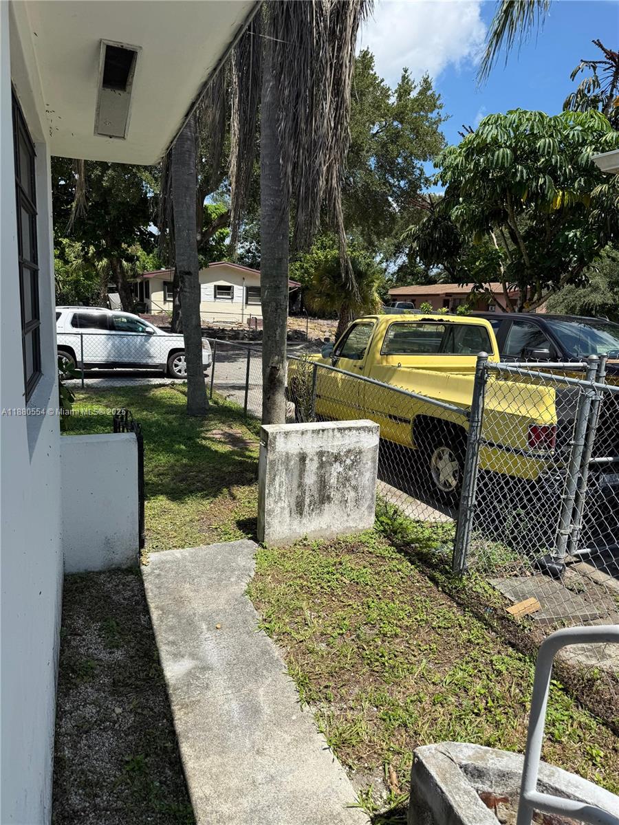 SMALLWOOD MANOR - Residential Lease