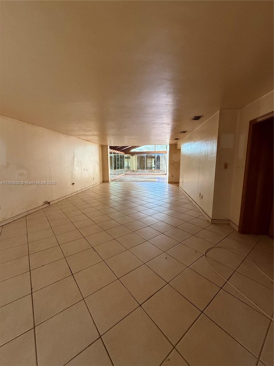 9999 SW 87th Ct, Miami, FL, 33176/$1,999,000 4 9999 SW 87th Ct