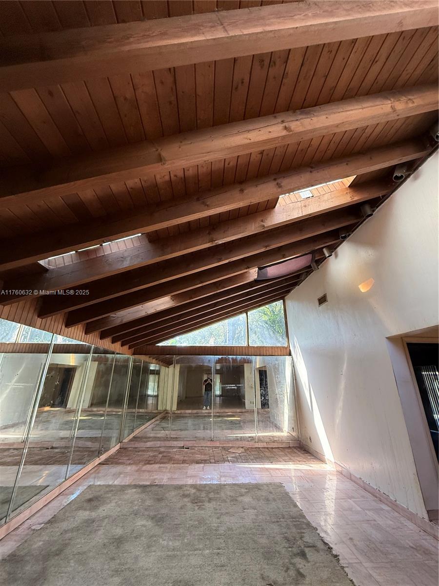 9999 SW 87th Ct, Miami, FL, 33176/$1,999,000 2 9999 SW 87th Ct