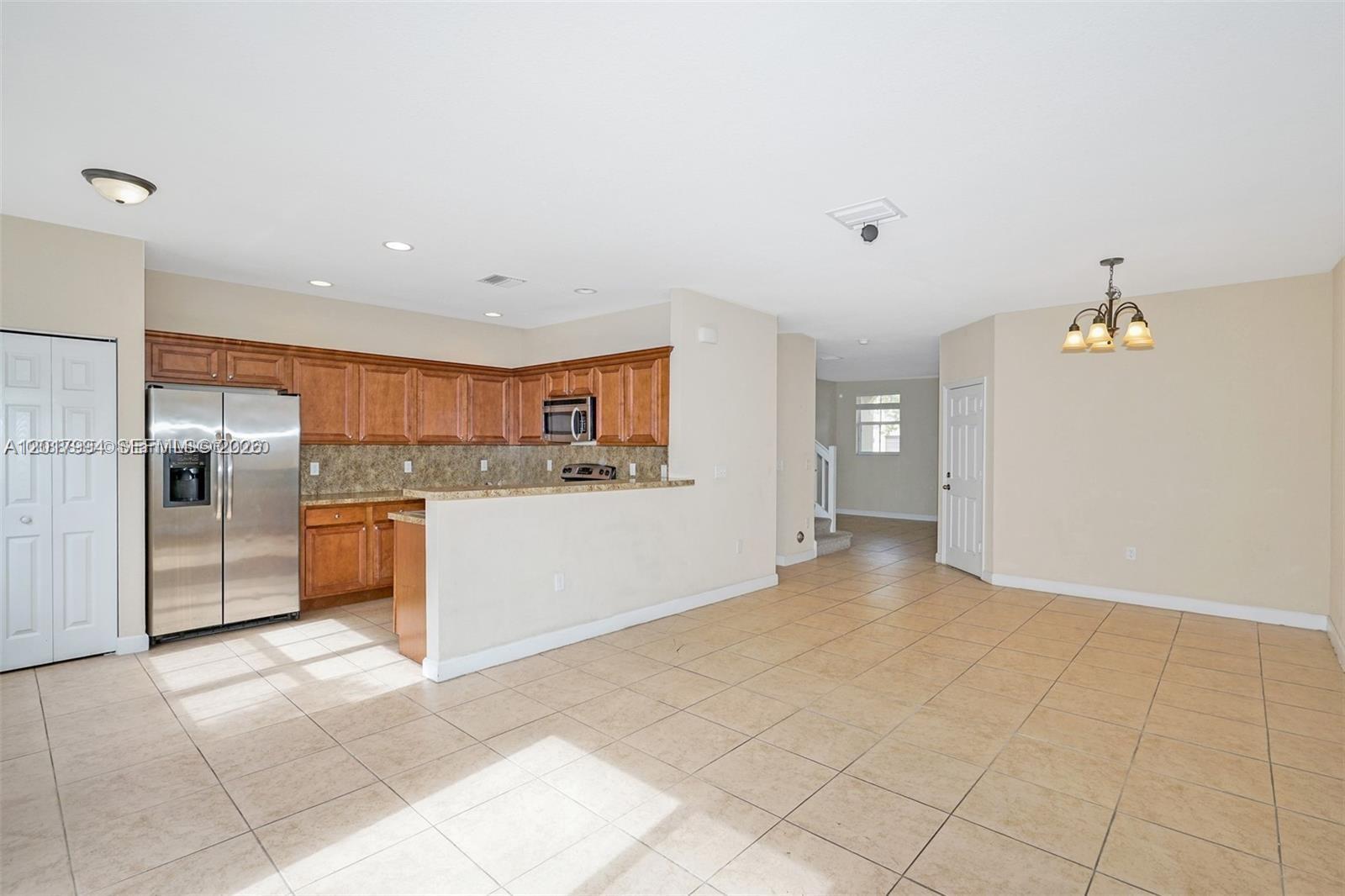 1048 NE 208th St 1048