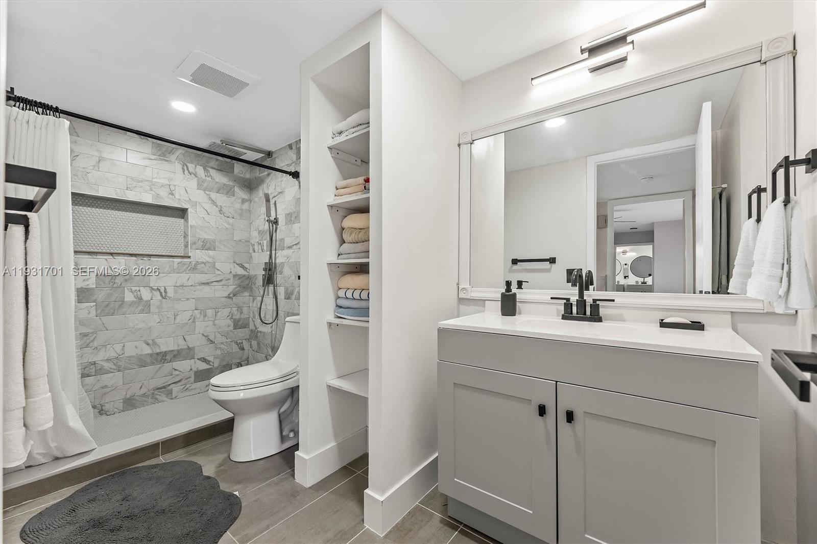 C H E ACRES - Residential