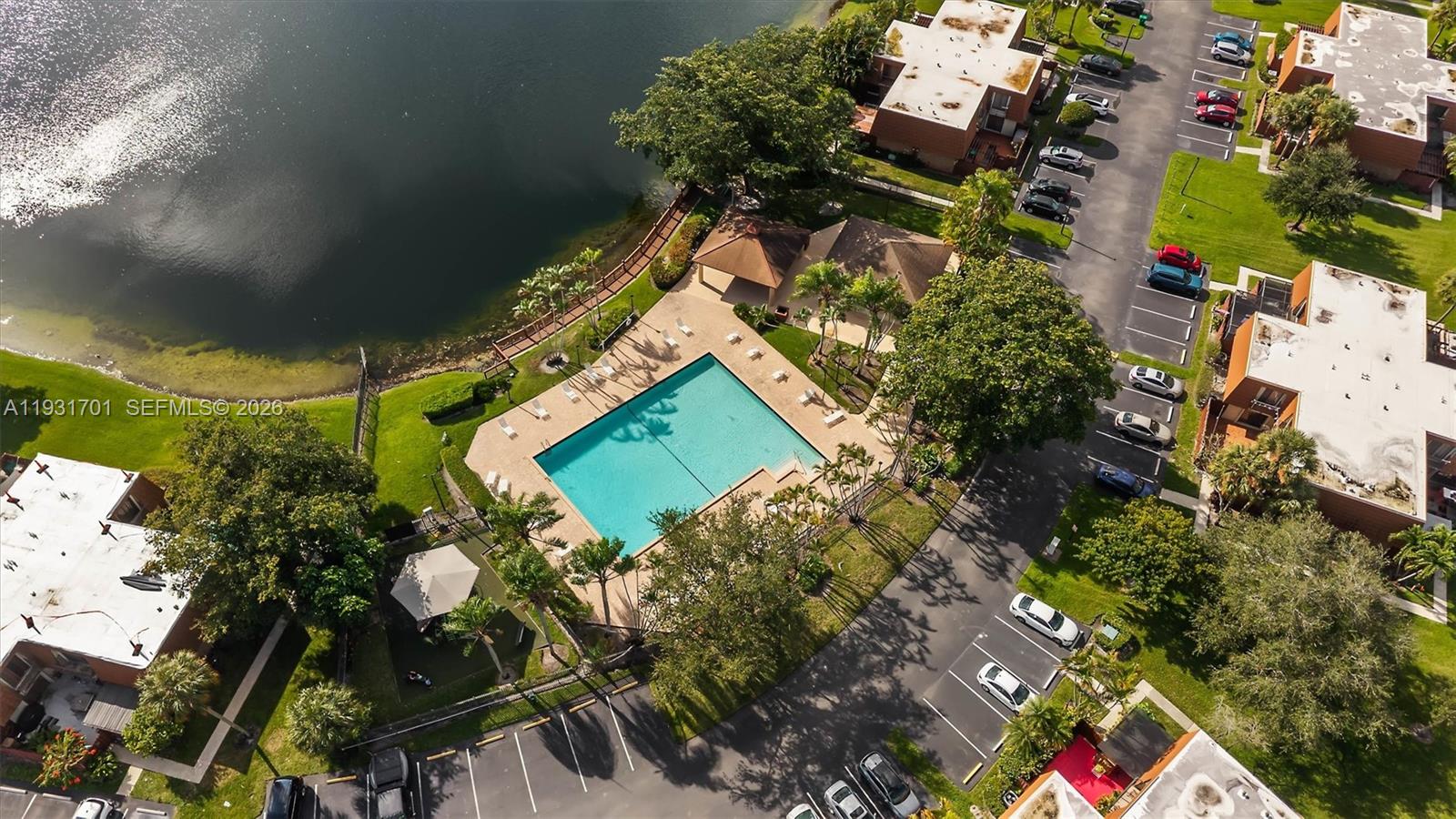 C H E ACRES - Residential