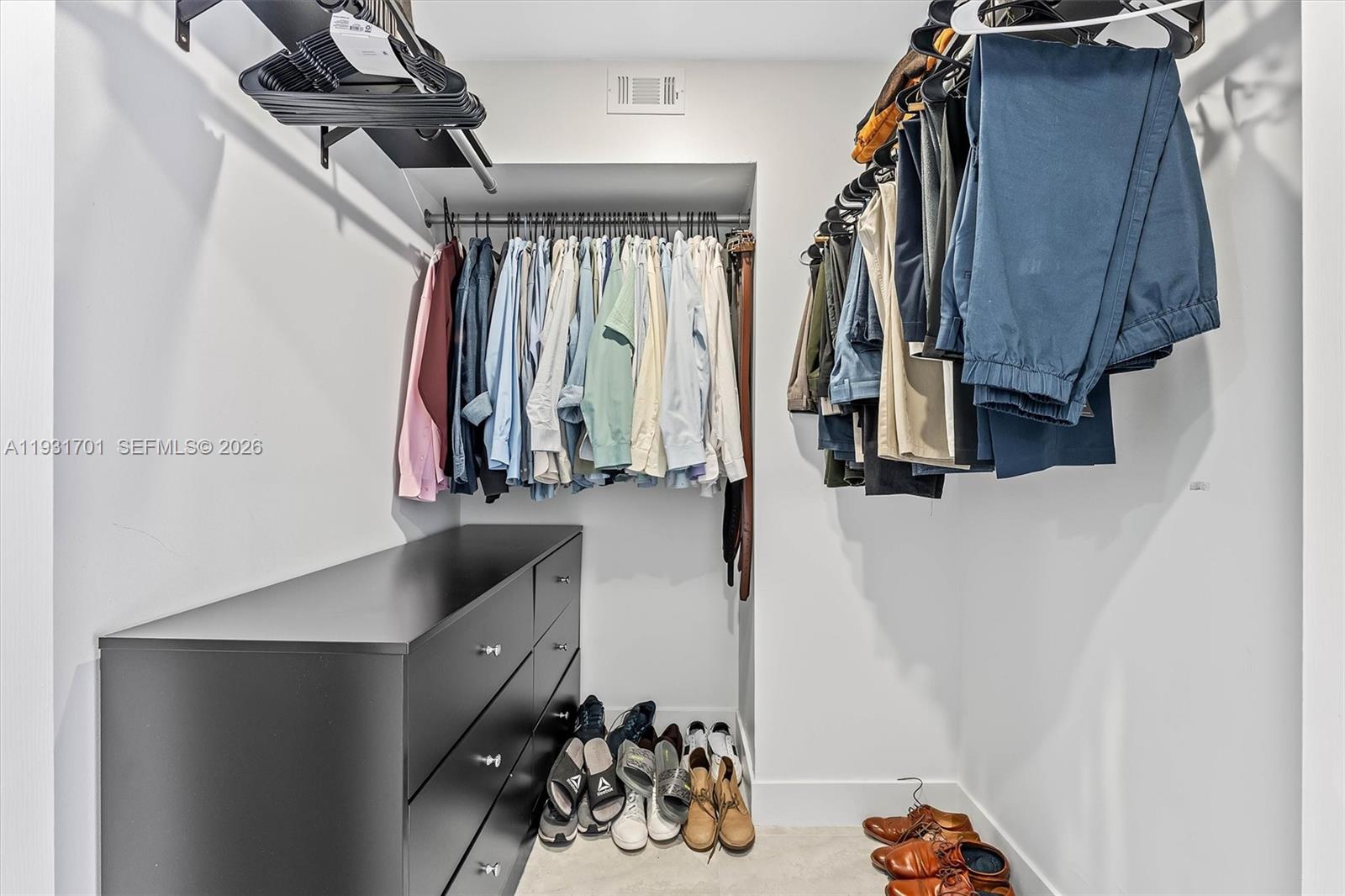 C H E ACRES - Residential