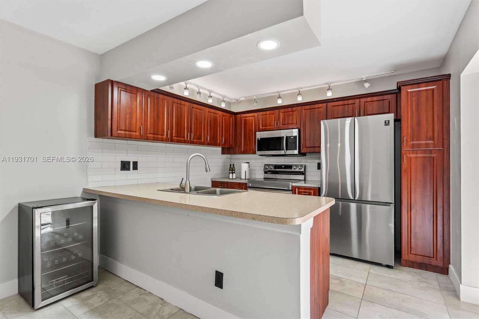 C H E ACRES - Residential