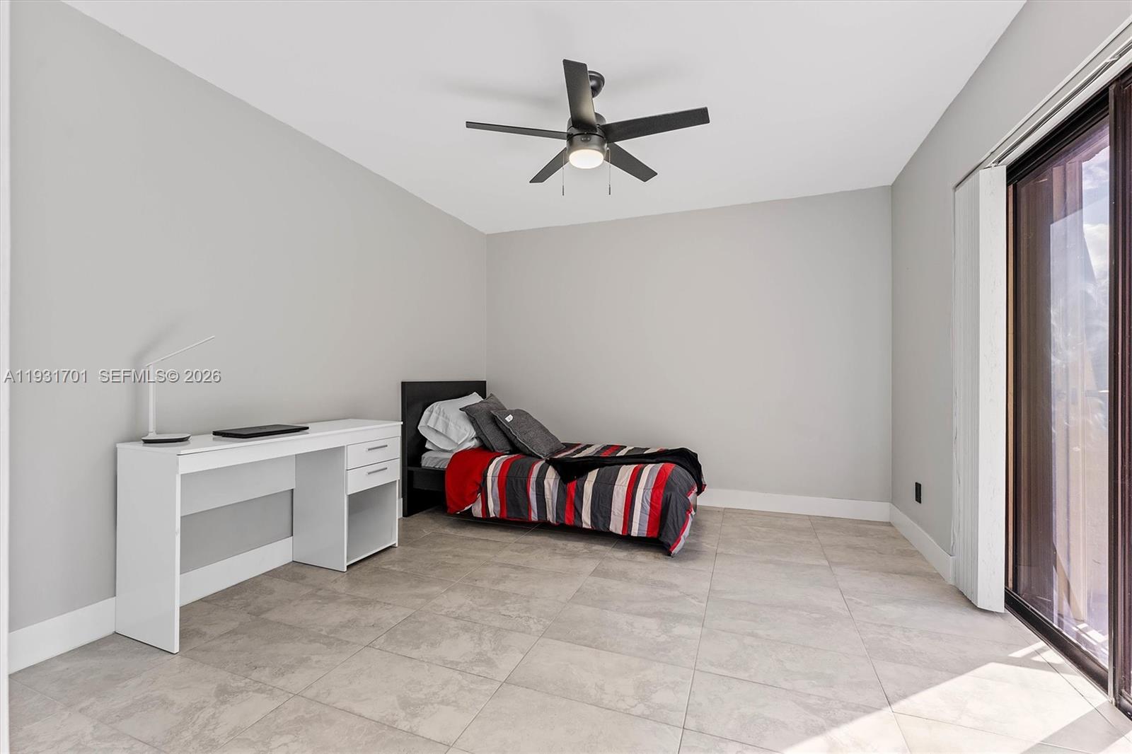 C H E ACRES - Residential