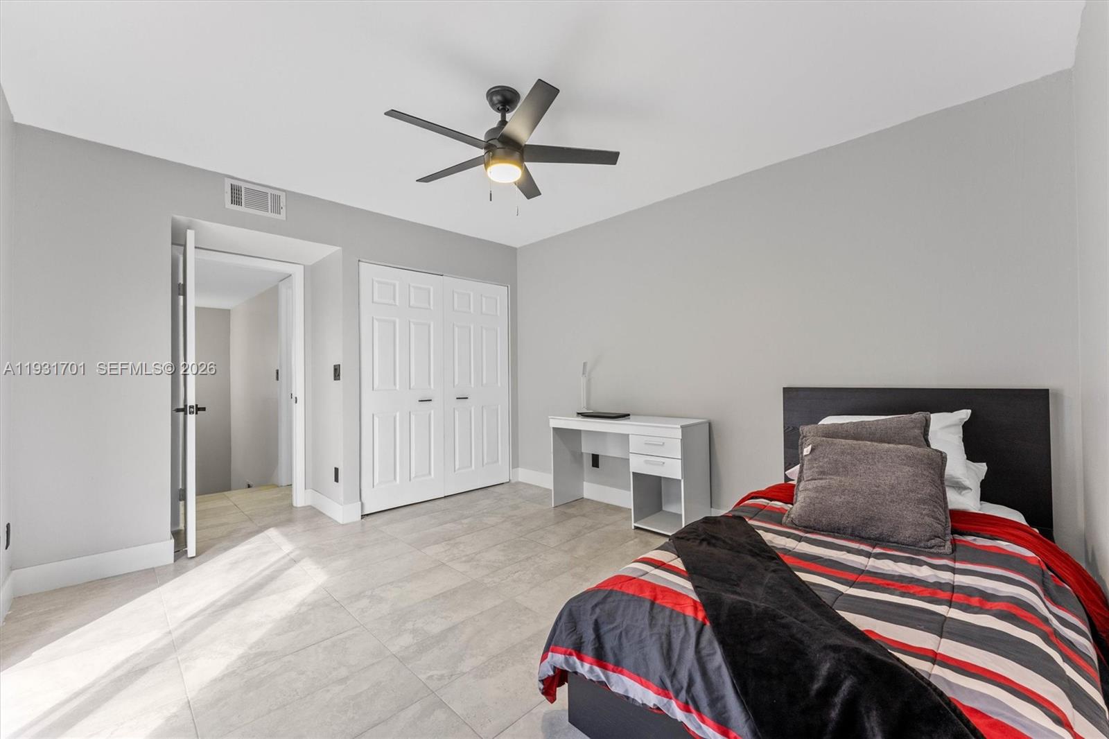 C H E ACRES - Residential