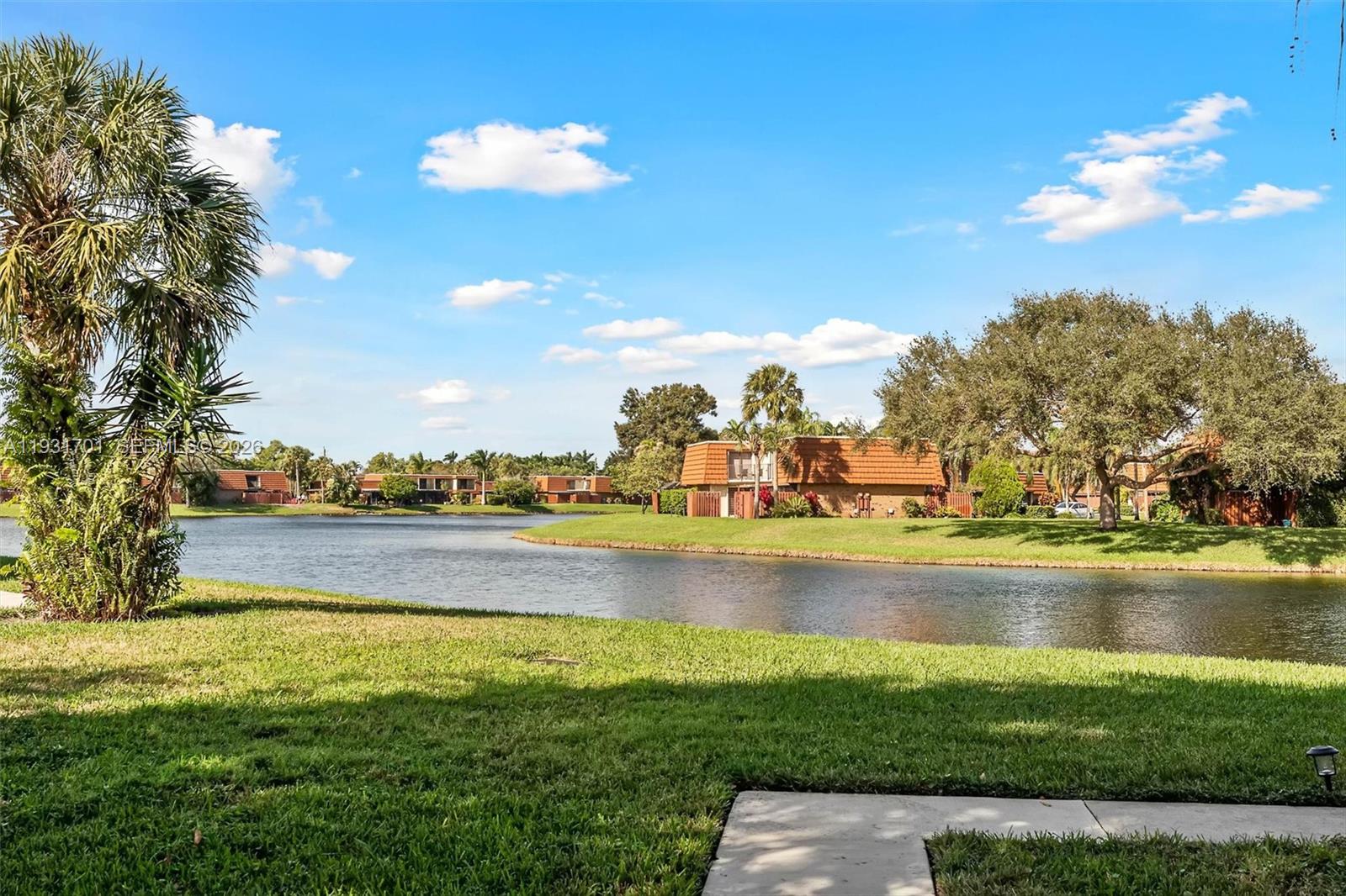 C H E ACRES - Residential