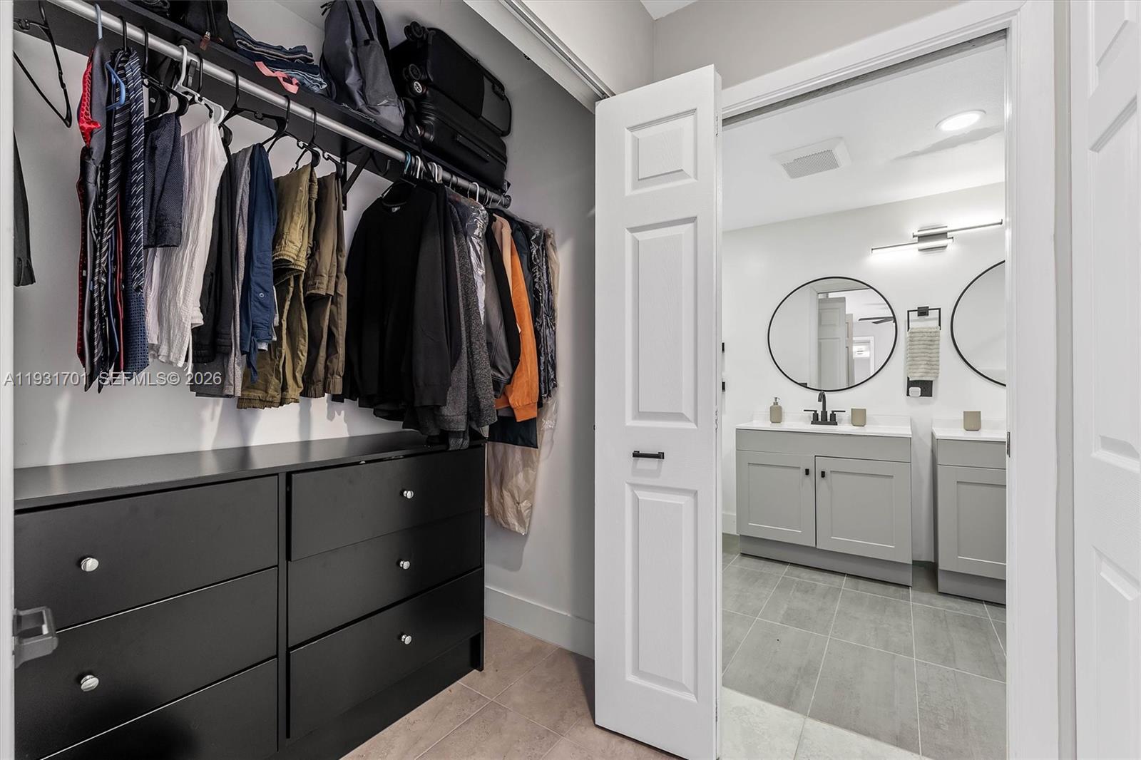 C H E ACRES - Residential