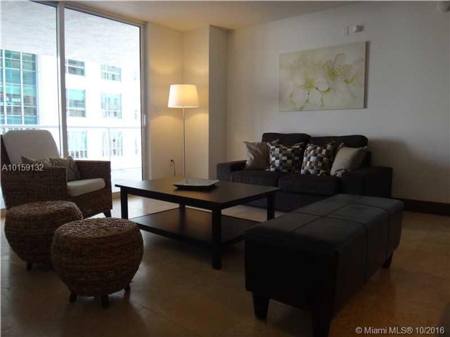 1BED 1BATH FURNISHED UNIT IN THE HEART OF BRICKELL. RELAX AND ENJOY BEAUTIFUL BAY AND CITY VIEWS.OPEN KITCHEN WITH GRANITE COUNTERTOPS, WASHER & DRYER INSIDE UNIT. 24/7 SECURITY WITH CONCIERGE. GREAT AMMENITIES. STEPS AWAY FROM SHOPPING, BANKS AND RESTA URANTS. SORRY, NO PETS! UNIT IS ALSO AVAILABLE FOR 6 MONTH RENTAL AT $2,600 A MONTH. CALL BROKER, EASY TO SHOW!