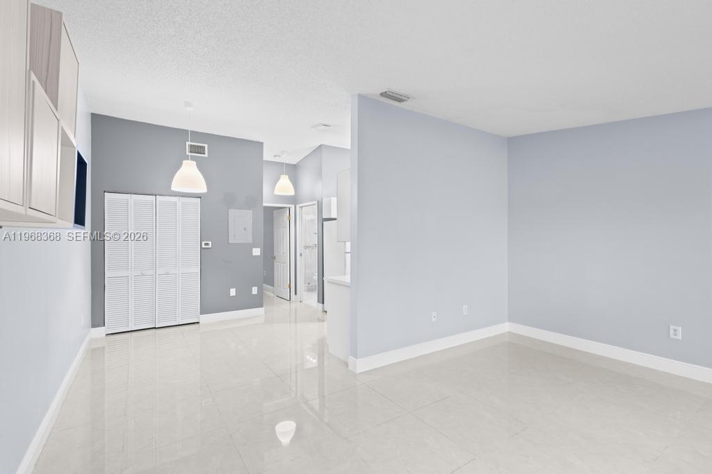 FOUNTAIN PK VILLAGE HOMES - Residential Lease