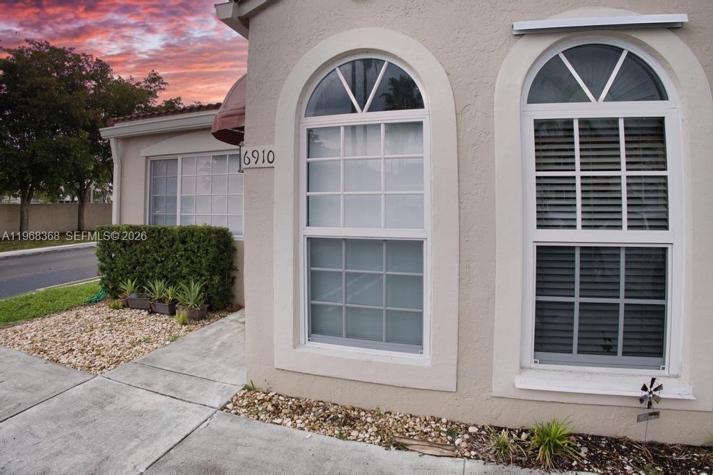 FOUNTAIN PK VILLAGE HOMES - Residential Lease