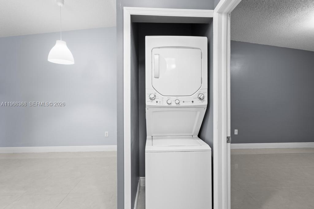 FOUNTAIN PK VILLAGE HOMES - Residential Lease