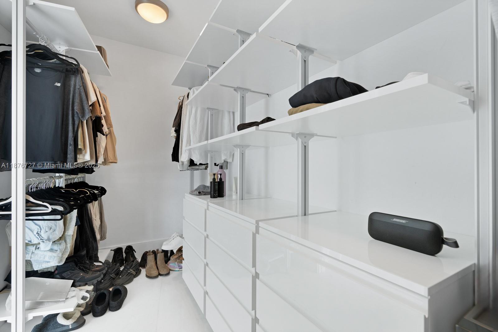 18555 COLLINS AVENUE COND - Residential Lease