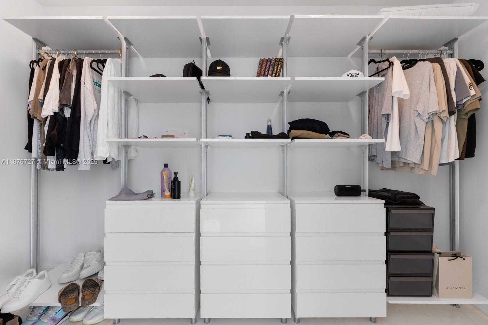 18555 COLLINS AVENUE COND - Residential Lease