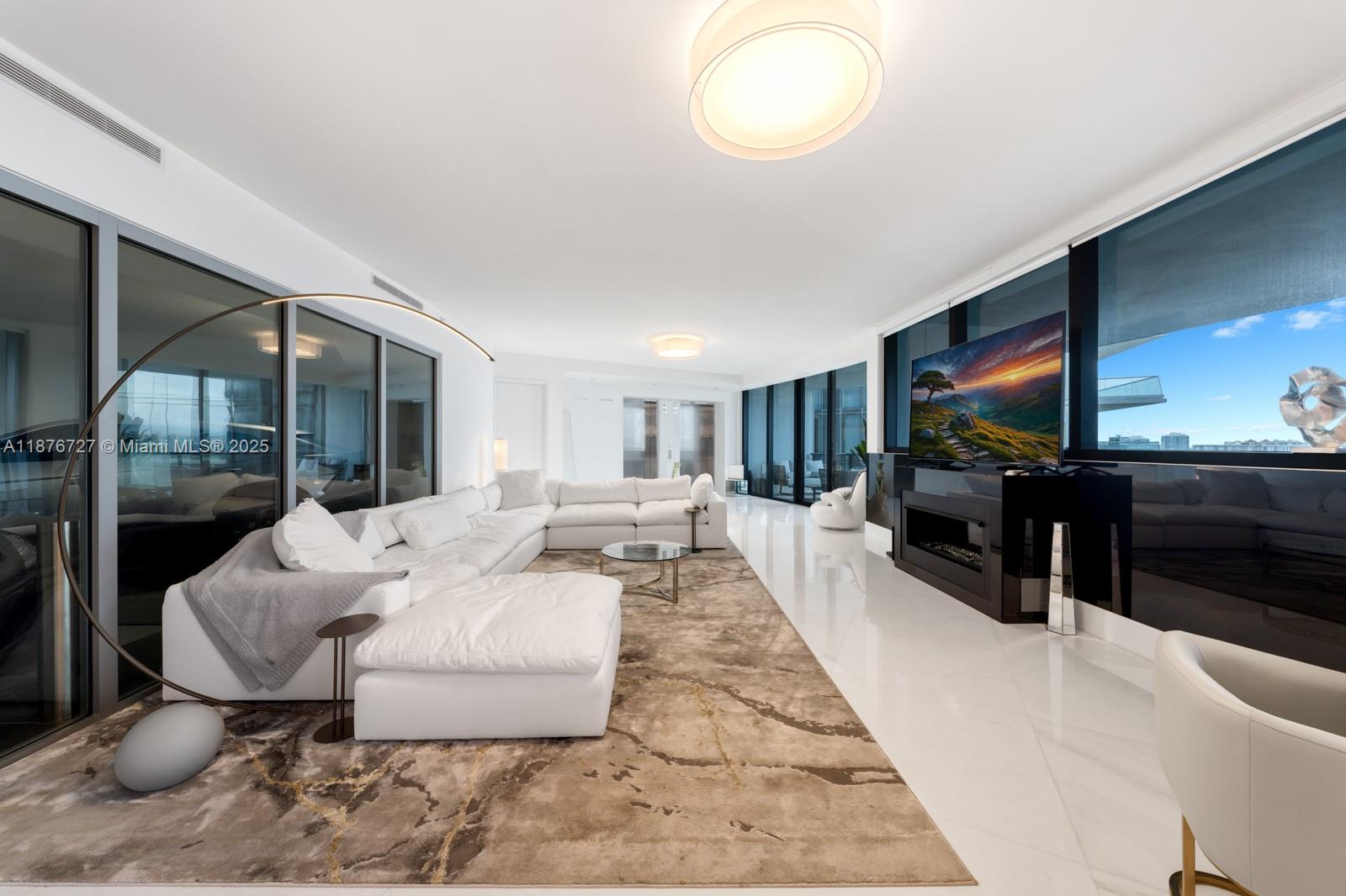 18555 COLLINS AVENUE COND - Residential Lease