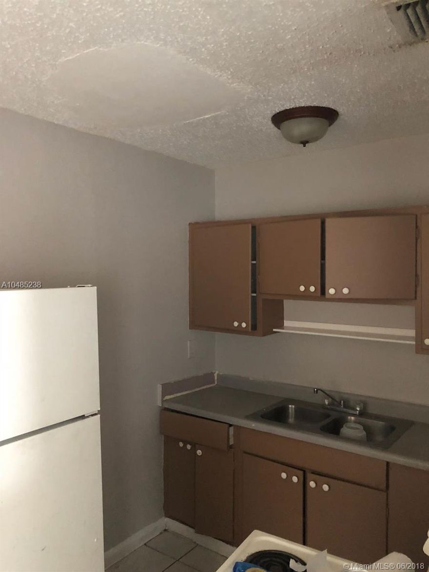 Great 1/1 unit freshly painted in the heart of North Miami Beach. Close to the Police station, to the Victory Park and next to North Miami Beach City Hall. Victory Park has a pool included along with other great amenities. Close to shopping centers and to Biscayne Boulevard. The property is only 3 miles away from the beach and 2 miles from Aventura Mall. Rent includes water. To move in Landlord ask 1 month rent $900 + $1,350 sec deposit. $50 per adult for application fee. Proof of income.