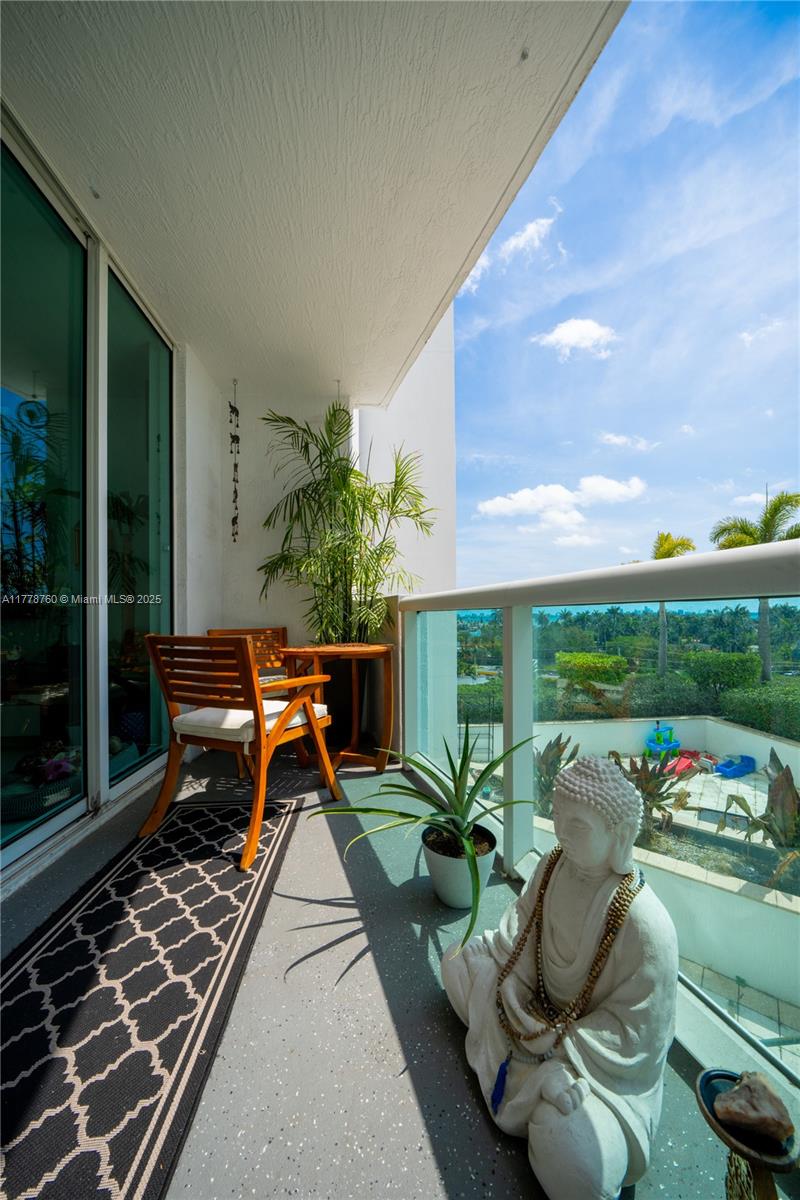 360 CONDO A - Residential