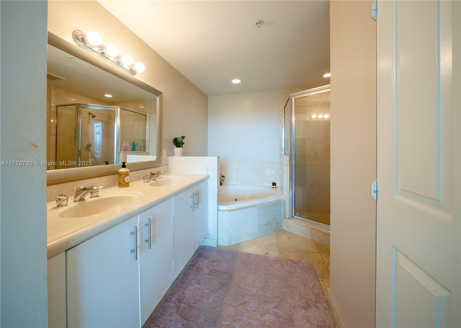 360 CONDO A - Residential