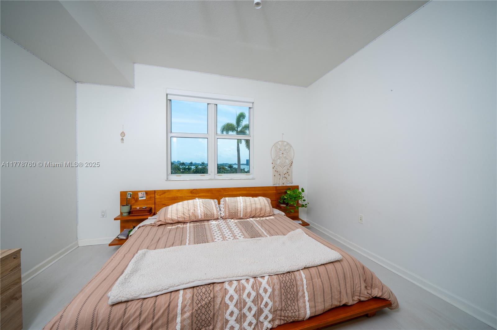 360 CONDO A - Residential