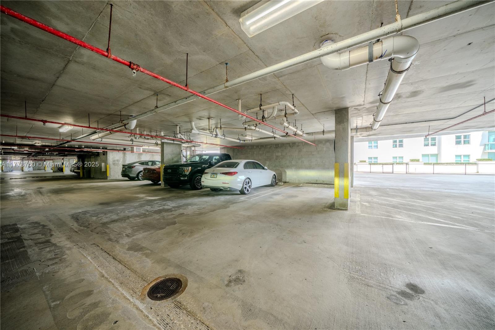 360 CONDO A - Residential