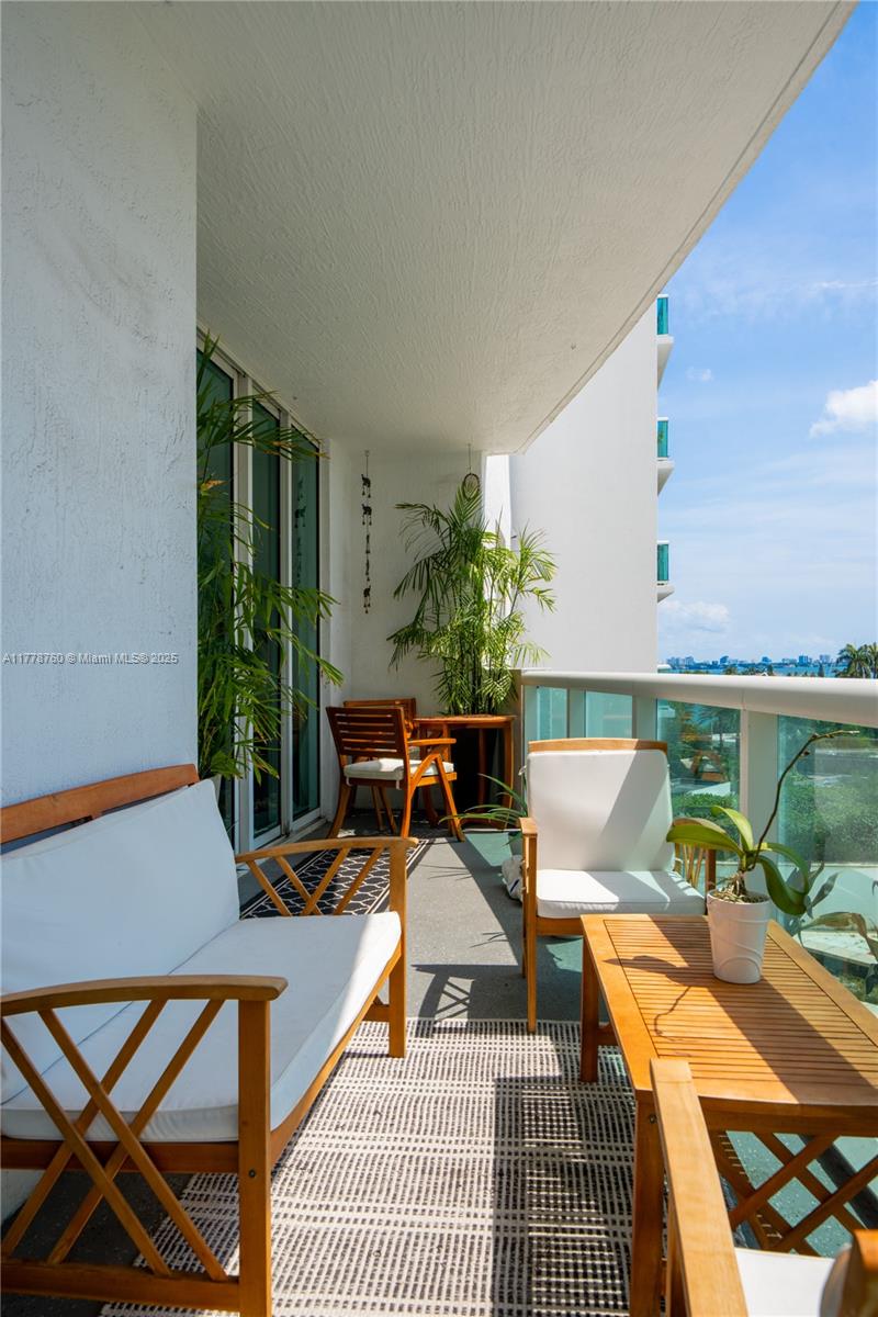 360 CONDO A - Residential