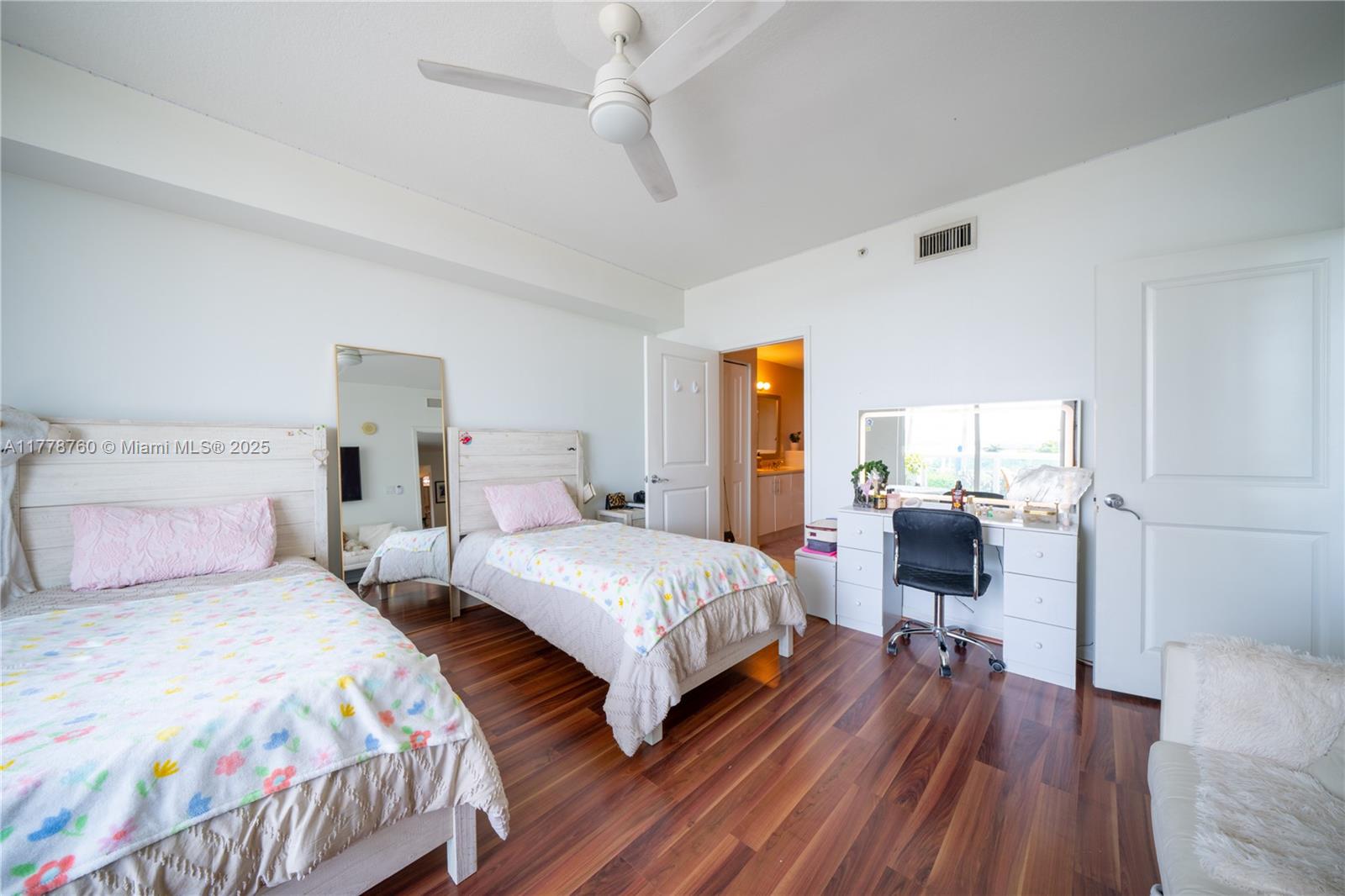 360 CONDO A - Residential