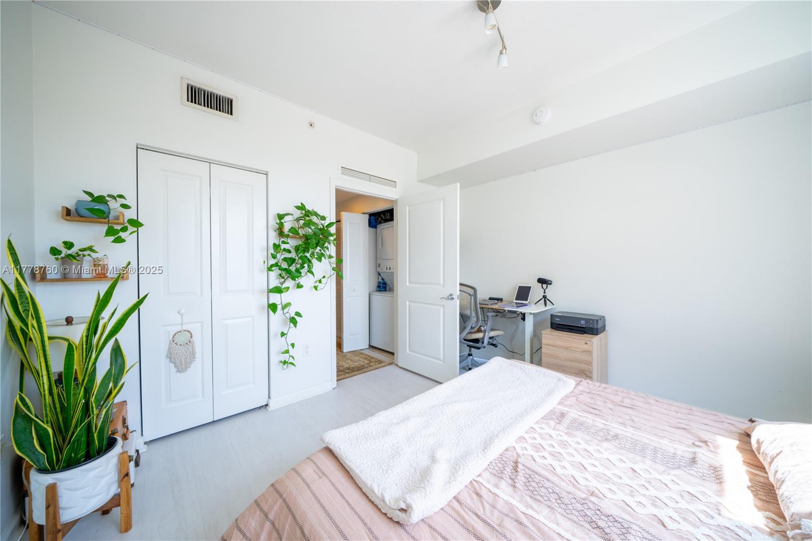 360 CONDO A - Residential