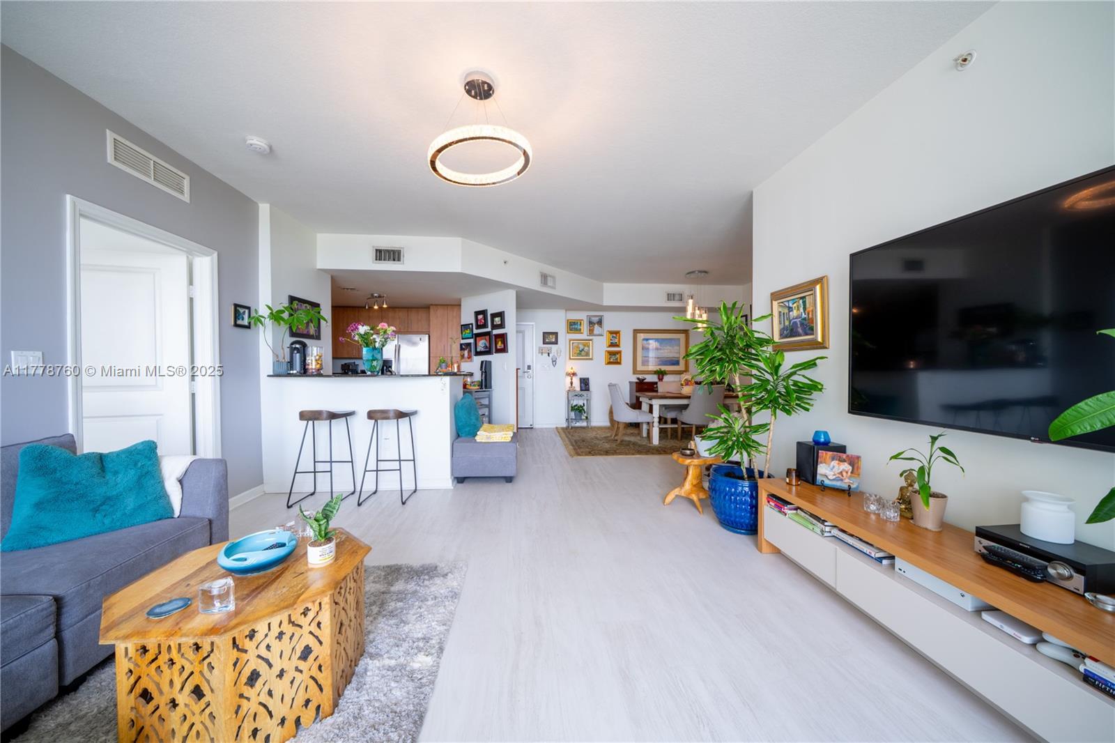 360 CONDO A - Residential