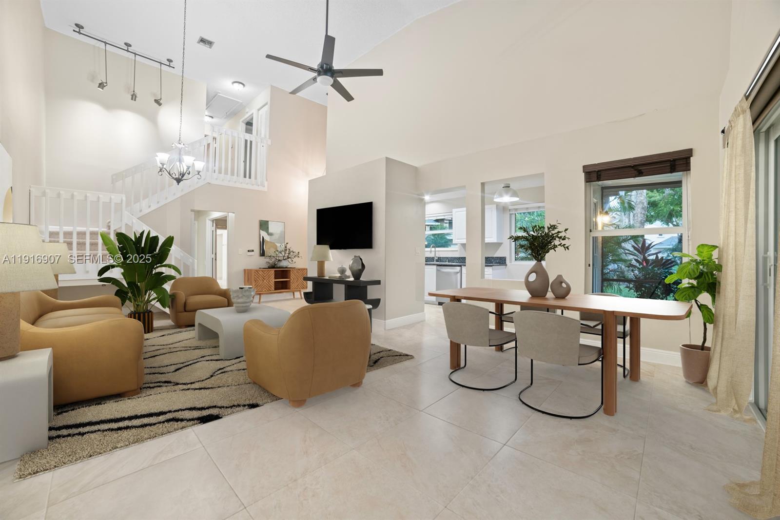 2202 W Discovery Cir W