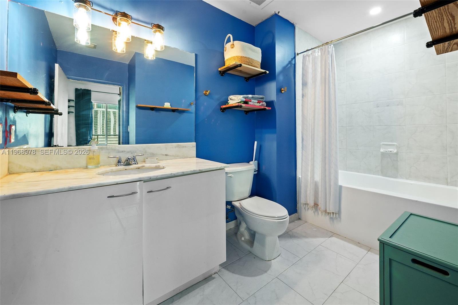 THE LOFT DOWNTOWN II COND - Residential