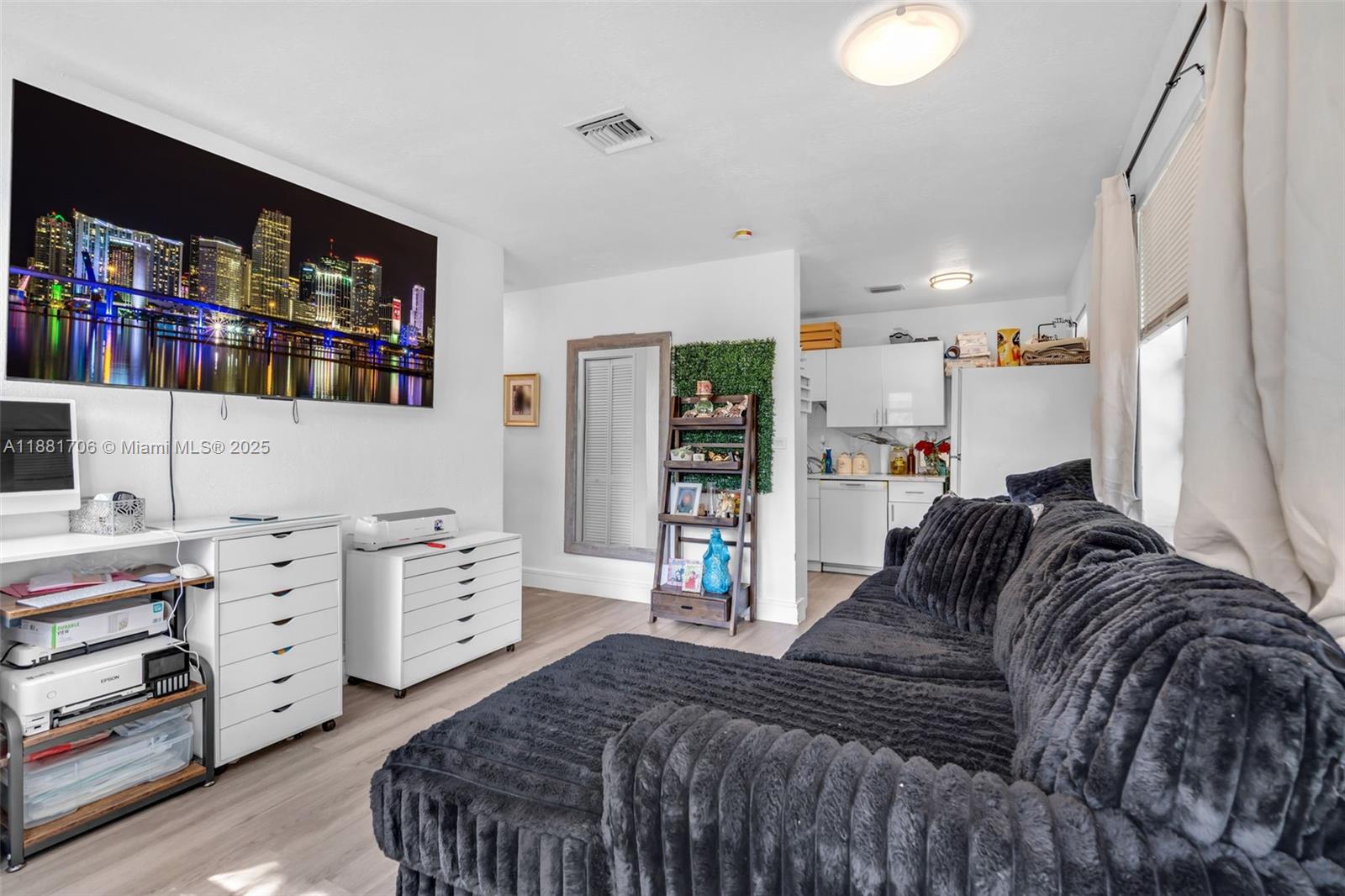 SUNRISE HEIGHTS - Residential Income