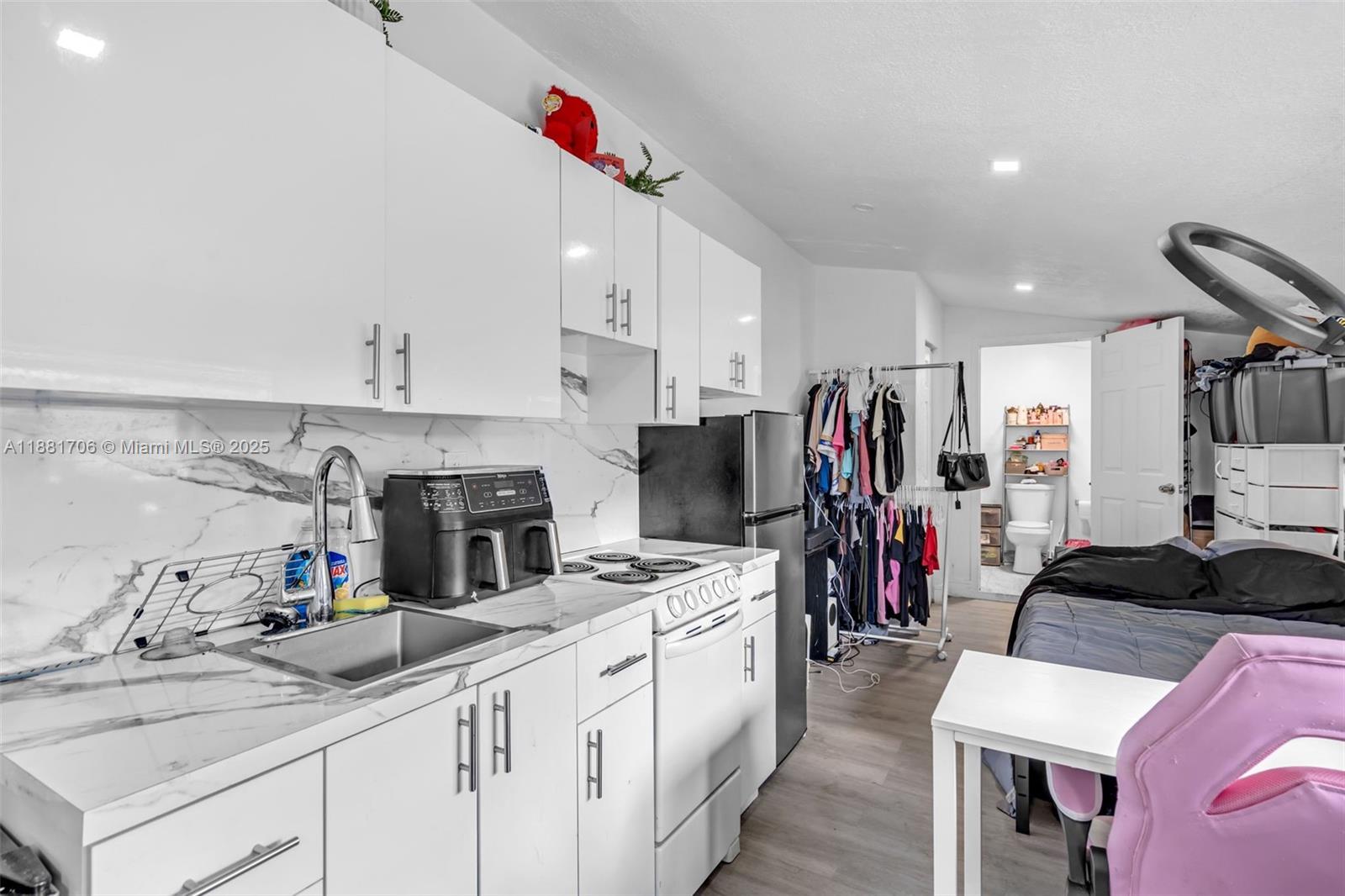 SUNRISE HEIGHTS - Residential Income