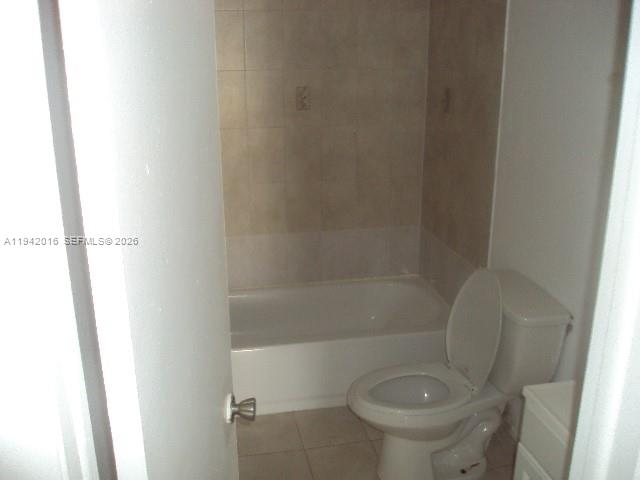 NEWPORT AT LAUDERHILL CON - Residential