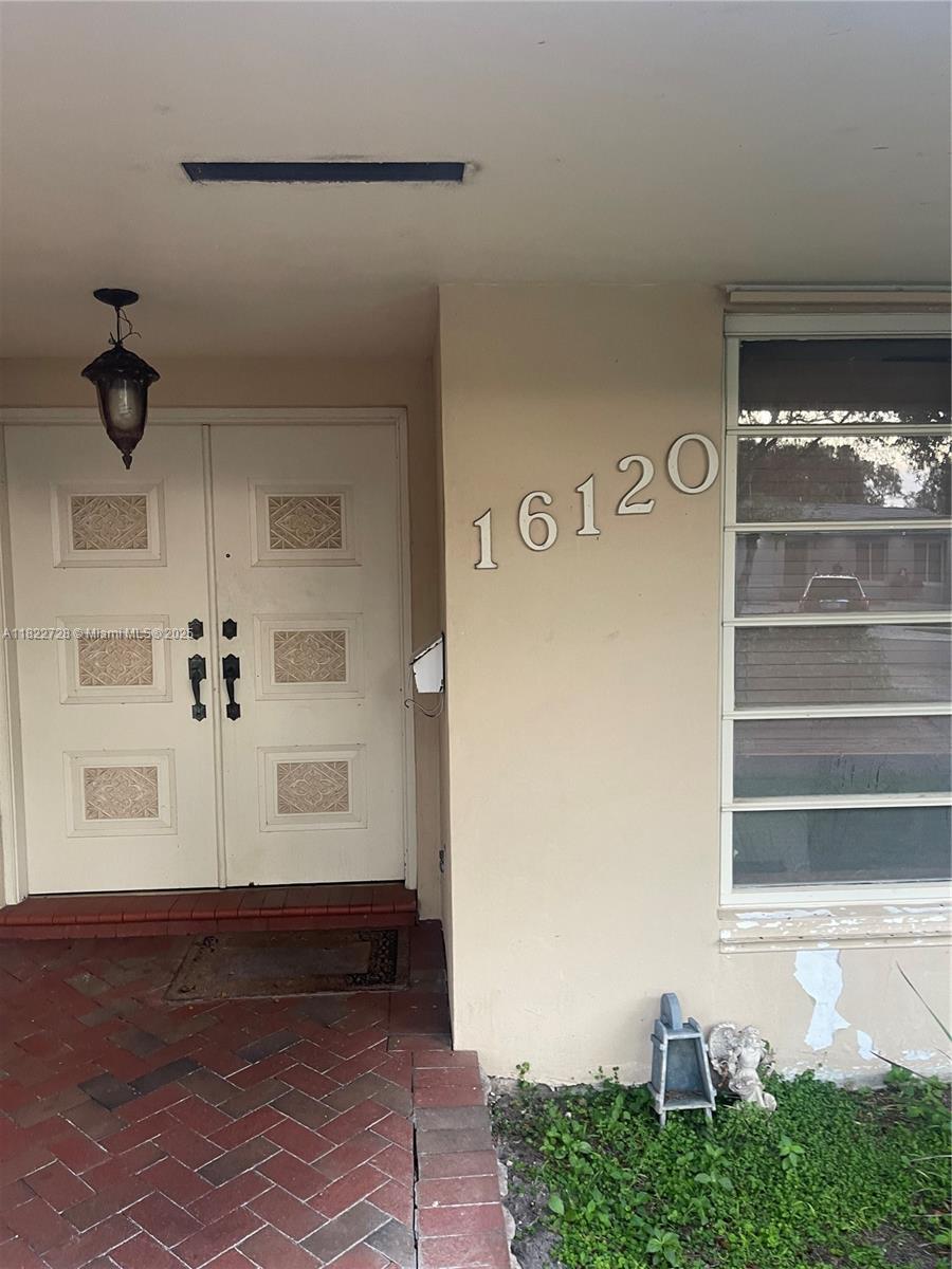 MIAMI LAKES - LOCH LOMOND - Residential