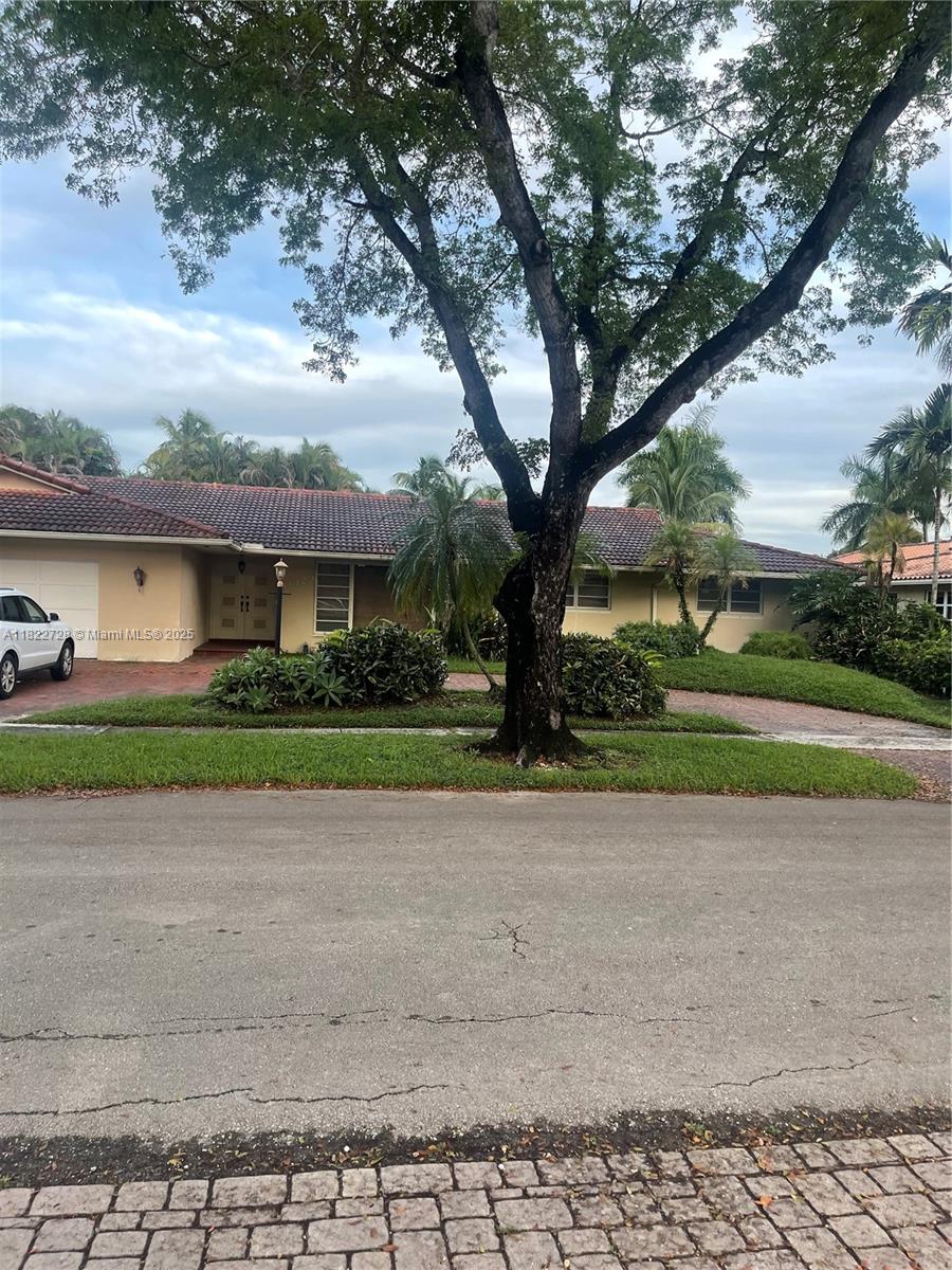 MIAMI LAKES - LOCH LOMOND - Residential