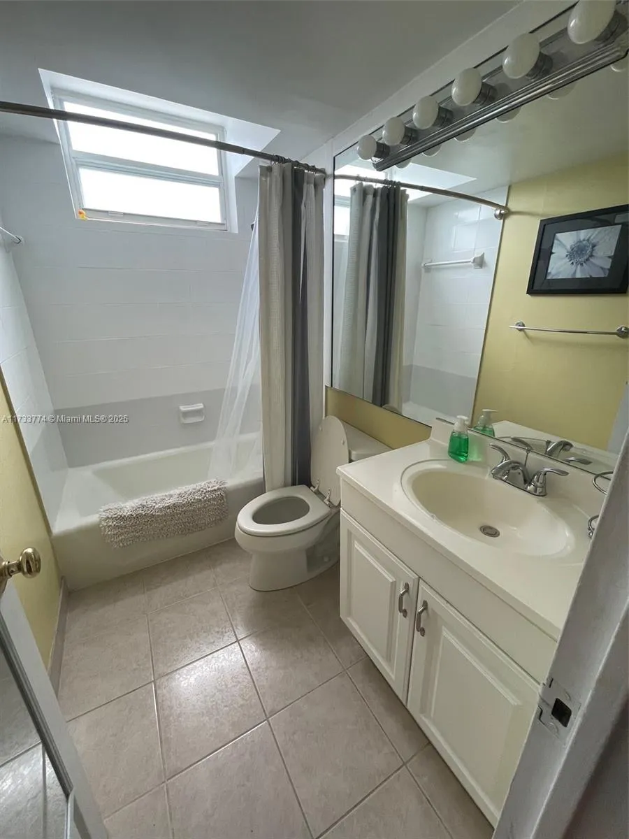 Hallandale Beach, Florida 33009, United States, ,1 BathroomBathrooms,Residential,Active,12869